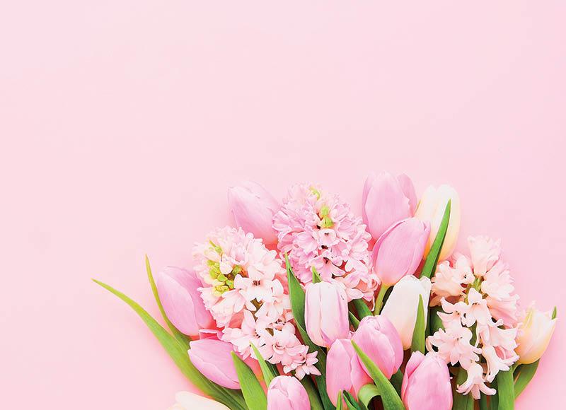 Skinta gėlių puokštė su tulpėmis ir hiacintais