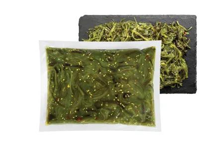 Jūrų dumblių salotos su sezamų sėklomis „Wakame“