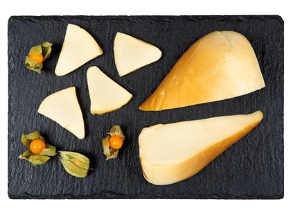 Ispaniškas brandintas rūkytas sūris SAN SIMÓN DA COSTA*, 30 % rieb. s. m., sveriamas, 1 kg